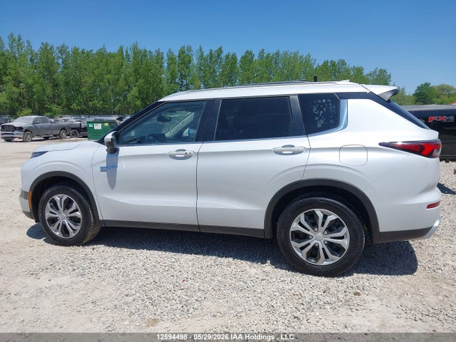 2024 Mitsubishi Outlander Se/ralliart მანქანა იყიდება აუქციონზე, vin: JA4T5VA91RZ613501, აუქციონის ნომერი: 12594498
