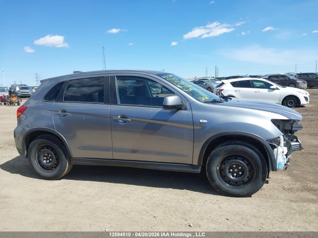 JA4AJ3AUXJU602672 Mitsubishi RVR SE