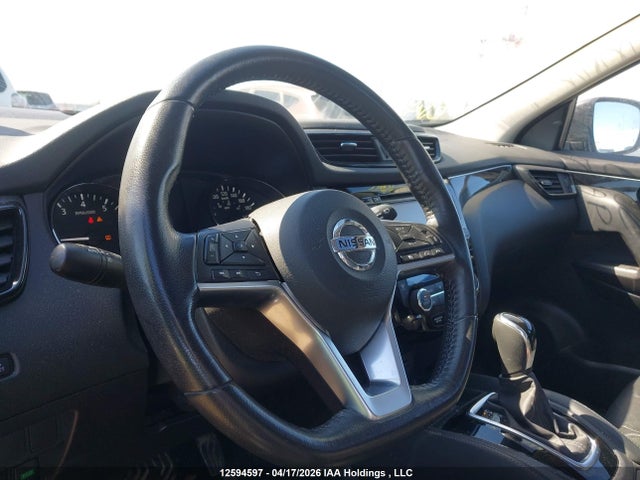 JN1BJ1CR0JW205907 Nissan Qashqai S/sl/sv