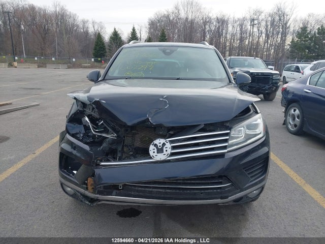12594660 :رقم المزاد ، WVGRF7BP1HD002297 vin ، 2017 Volkswagen Touareg 3.6l Wolfsburg Edition مزاد بيع