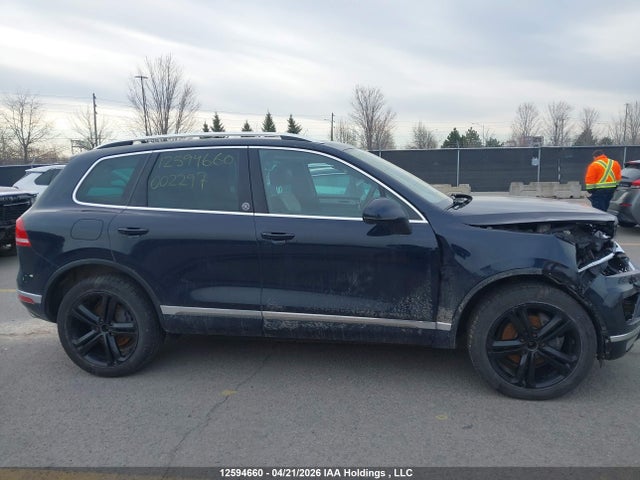 12594660 :رقم المزاد ، WVGRF7BP1HD002297 vin ، 2017 Volkswagen Touareg 3.6l Wolfsburg Edition مزاد بيع