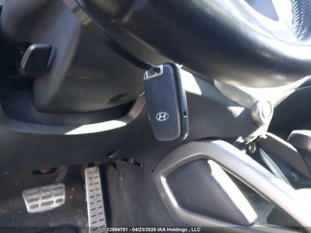 2013 Hyundai Veloster მანქანა იყიდება აუქციონზე, vin: KMHTC6AD1DU143784, აუქციონის ნომერი: 12594701