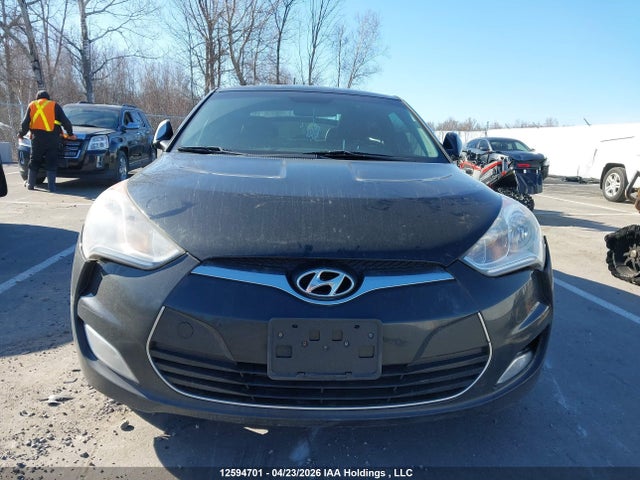 2013 Hyundai Veloster მანქანა იყიდება აუქციონზე, vin: KMHTC6AD1DU143784, აუქციონის ნომერი: 12594701