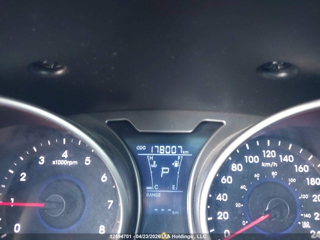 2013 Hyundai Veloster მანქანა იყიდება აუქციონზე, vin: KMHTC6AD1DU143784, აუქციონის ნომერი: 12594701