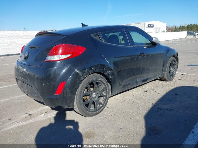 2013 Hyundai Veloster მანქანა იყიდება აუქციონზე, vin: KMHTC6AD1DU143784, აუქციონის ნომერი: 12594701