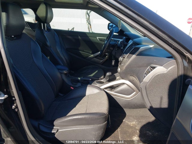 2013 Hyundai Veloster მანქანა იყიდება აუქციონზე, vin: KMHTC6AD1DU143784, აუქციონის ნომერი: 12594701