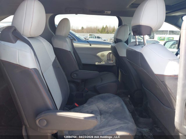 5TDGSKFC1PS102372 Toyota Sienna Xse 7-passenger
