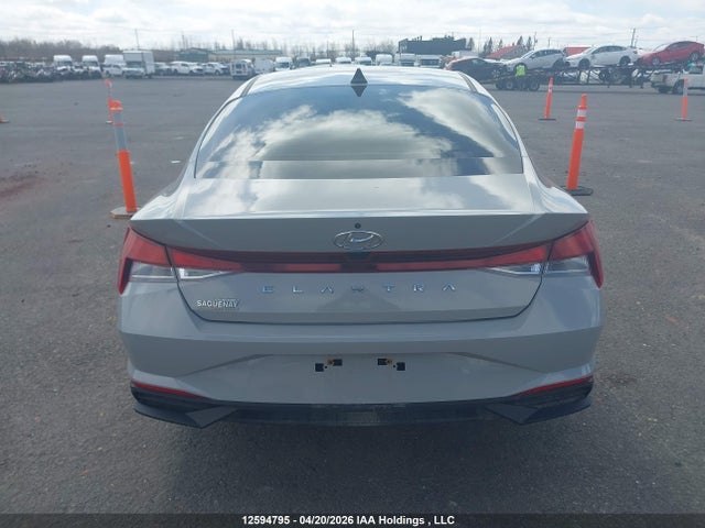 KMHLM4AG8PU400584 Hyundai ELANTRA SEL