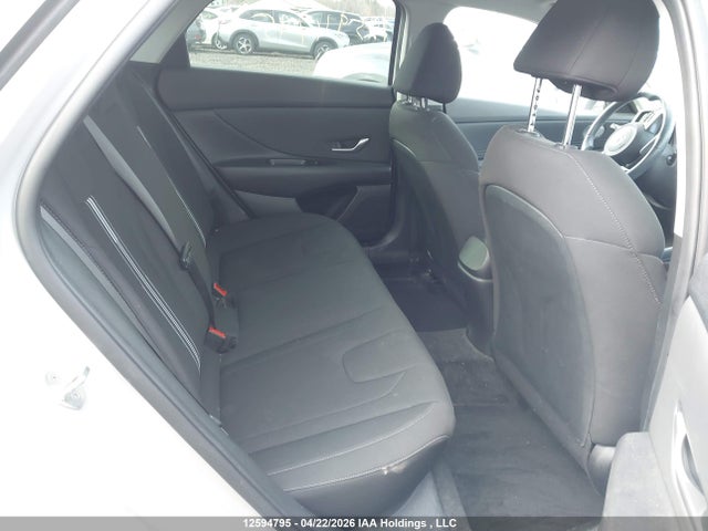 KMHLM4AG8PU400584 Hyundai ELANTRA SEL