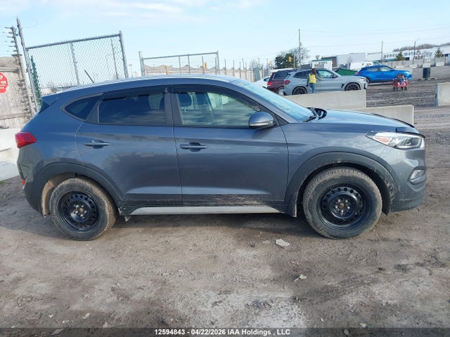 KM8J3CA48HU490153 Hyundai Tucson Limited/sport And Eco/se