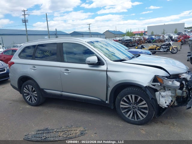 JA4AZ2A33LZ614842 Mitsubishi Outlander Es