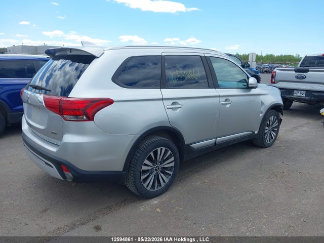 JA4AZ2A33LZ614842 Mitsubishi Outlander Es