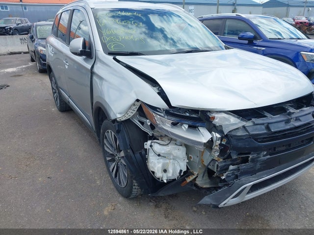 JA4AZ2A33LZ614842 Mitsubishi Outlander Es