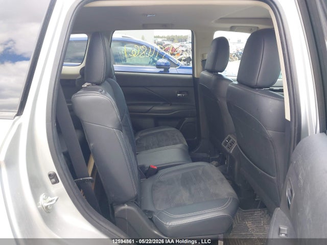 JA4AZ2A33LZ614842 Mitsubishi Outlander Es