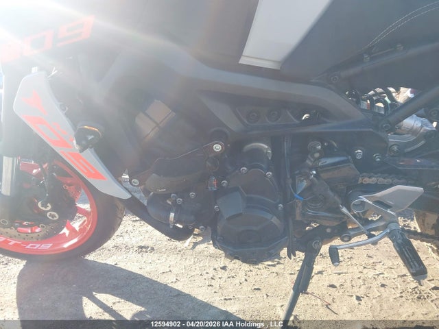 Yamaha MT09 2019 JYARN53N5KA001859 Image 9
