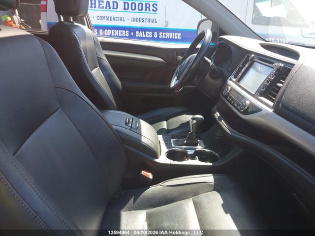 5TDJZRFH9JS850798 Toyota Highlander Xle