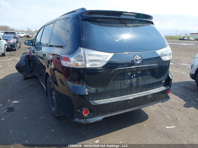 2015 Toyota Sienna Se 8 Passenger მანქანა იყიდება აუქციონზე, vin: 5TDXK3DC4FS533151, აუქციონის ნომერი: 12595039