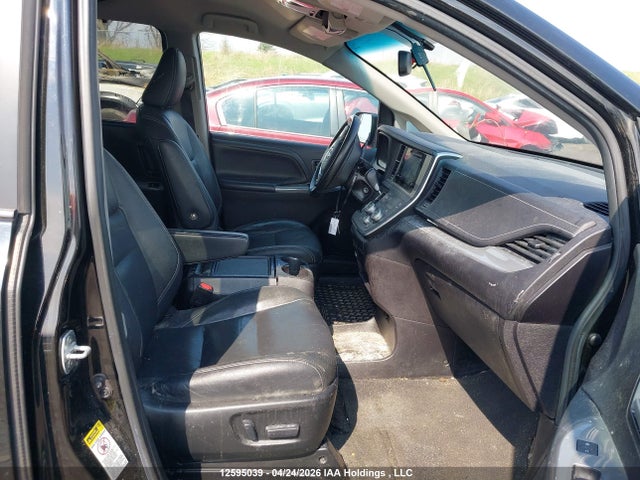 2015 Toyota Sienna Se 8 Passenger მანქანა იყიდება აუქციონზე, vin: 5TDXK3DC4FS533151, აუქციონის ნომერი: 12595039