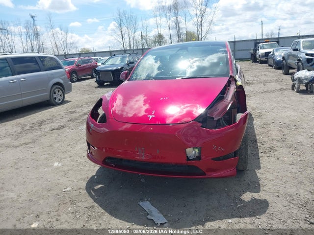 Tesla Model Y Long Range 2024 7SAYGDEE4RF211469 Image 13