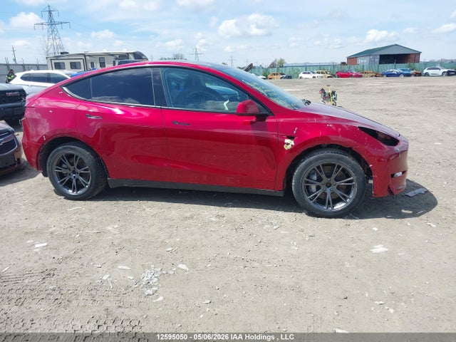 Tesla Model Y Long Range 2024 7SAYGDEE4RF211469 Image 14