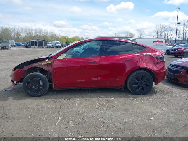 Tesla Model Y Long Range 2024 7SAYGDEE4RF211469 Image 15