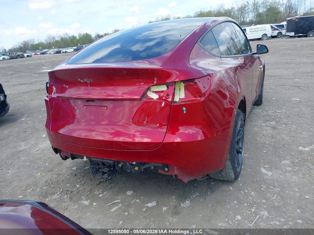 Tesla Model Y Long Range 2024 7SAYGDEE4RF211469 Image 17