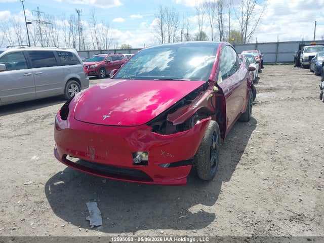 Tesla Model Y Long Range 2024 7SAYGDEE4RF211469 Image 2