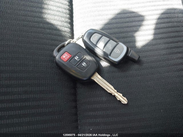 2014 Toyota Rav4 Le მანქანა იყიდება აუქციონზე, vin: 2T3BFREV3EW211521, აუქციონის ნომერი: 12595075