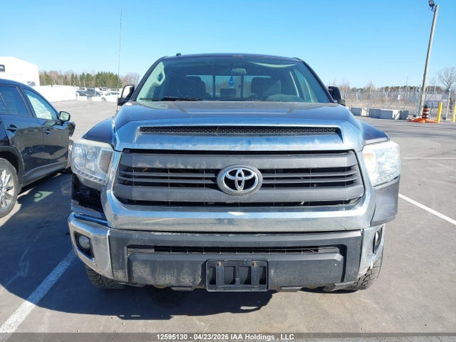 5TFUY5F18FX425005 Toyota Tundra Sr 5.7l V8