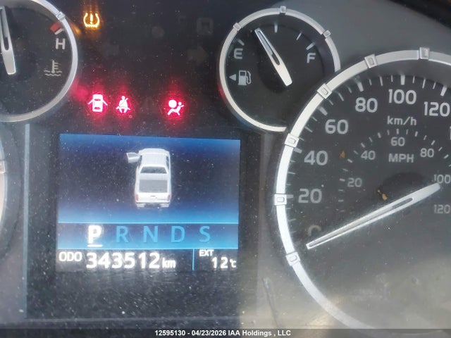 5TFUY5F18FX425005 Toyota Tundra Sr 5.7l V8