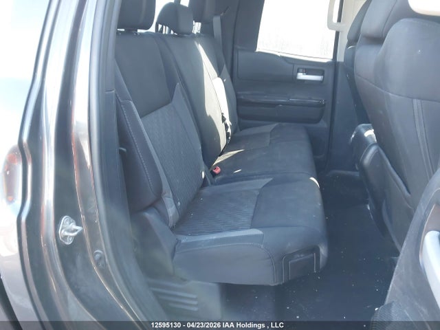5TFUY5F18FX425005 Toyota Tundra Sr 5.7l V8