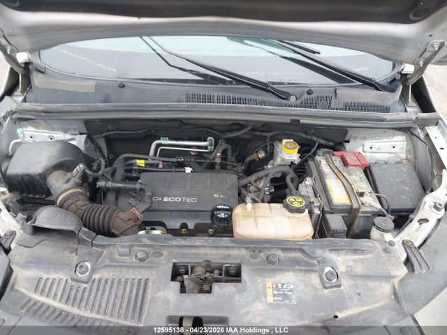 3GNCJPSB6KL401096 Chevrolet Trax Lt