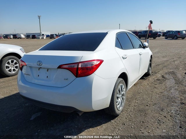 2T1BURHE1JC098464 Toyota COROLLA LE