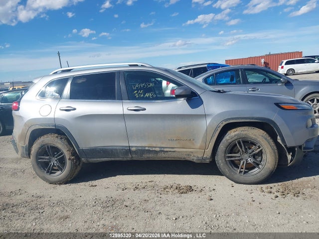 1C4PJMCS5GW260725 Jeep Cherokee Latitude