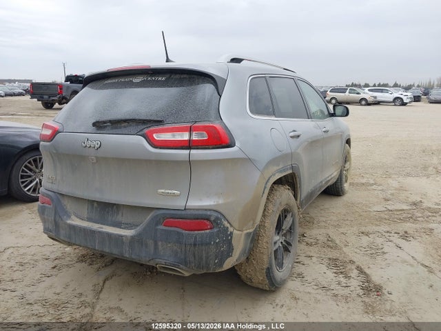 1C4PJMCS5GW260725 Jeep Cherokee Latitude