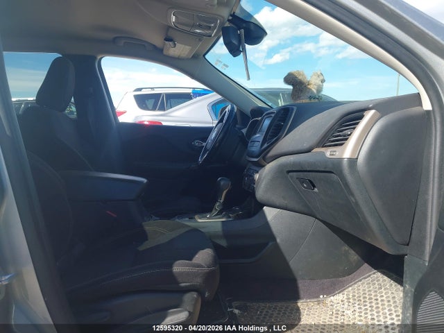 1C4PJMCS5GW260725 Jeep Cherokee Latitude