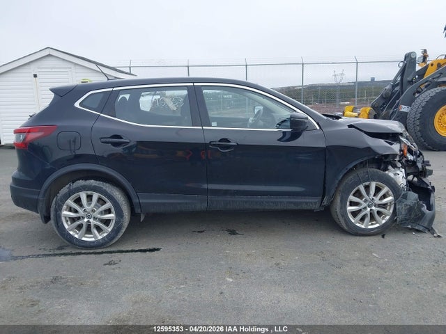 JN1BJ1AW7MW447736 Nissan Qashqai S