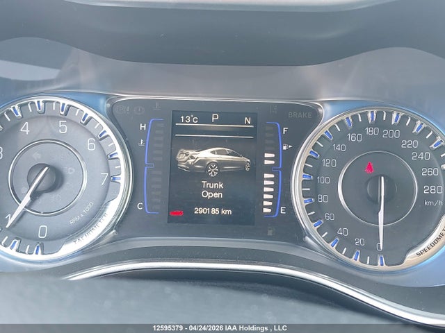 12595379 :رقم المزاد ، 1C3CCCAG2FN736746 vin ، 2015 Chrysler 200 مزاد بيع