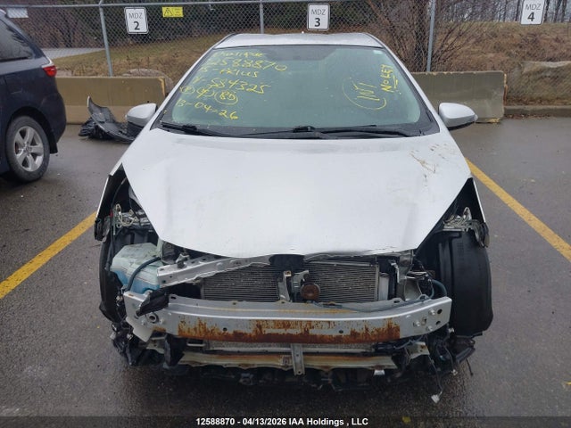 JTDKDTB37F1584325 Toyota Prius C Technology