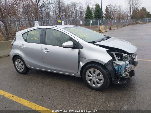 JTDKDTB37F1584325 Toyota Prius C Technology