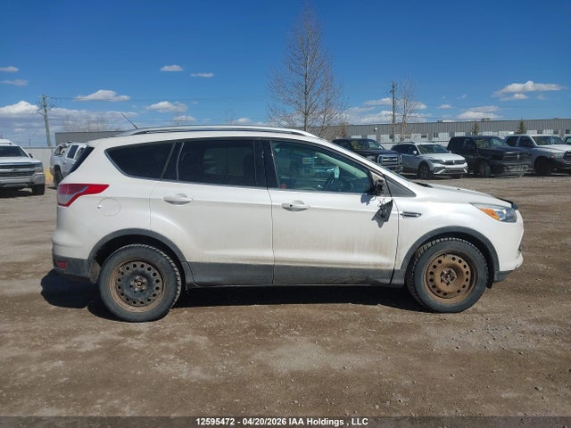 2014 Ford Escape Titanium მანქანა იყიდება აუქციონზე, vin: 1FMCU9J9XEUA48443, აუქციონის ნომერი: 12595472