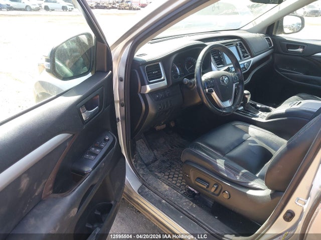 12595504 :رقم المزاد ، 5TDJZRFH3HS402048 vin ، 2017 Toyota Highlander Xle مزاد بيع