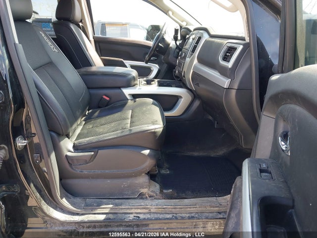 2018 Nissan Titan Xd Sl/pro-4x/plat Res/sv მანქანა იყიდება აუქციონზე, vin: 1N6AA1F42JN536208, აუქციონის ნომერი: 12595563