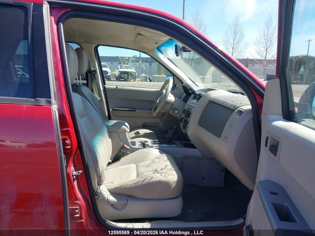 2008 Ford Escape Xlt მანქანა იყიდება აუქციონზე, vin: 1FMCU93128KB74187, აუქციონის ნომერი: 12595569