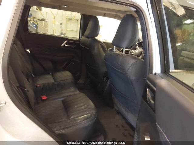 JA4J4VA80SZ618924 Mitsubishi Outlander Se/diamond Trail Edition