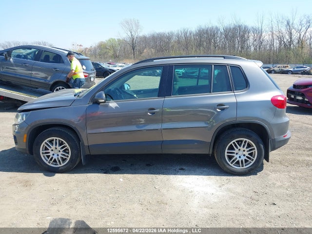 2012 Volkswagen Tiguan S/se/sel მანქანა იყიდება აუქციონზე, vin: WVGAV7AX7CW002898, აუქციონის ნომერი: 12595672