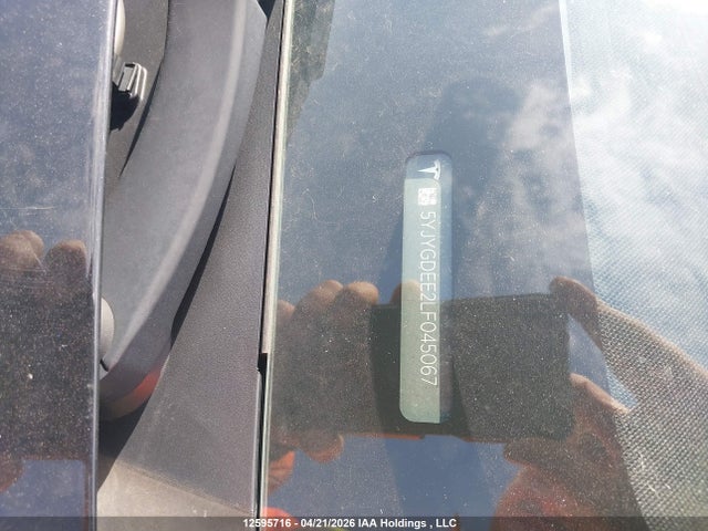 12595716 :رقم المزاد ، 5YJYGDEE2LF045067 vin ، 2020 Tesla Model Y Long Range مزاد بيع