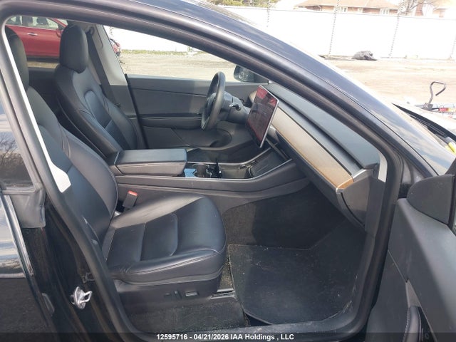 12595716 :رقم المزاد ، 5YJYGDEE2LF045067 vin ، 2020 Tesla Model Y Long Range مزاد بيع