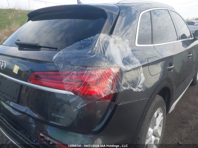 12595741 :رقم المزاد ، WA1AAAFY3M2010398 vin ، 2021 Audi Q5 45 Komfort مزاد بيع