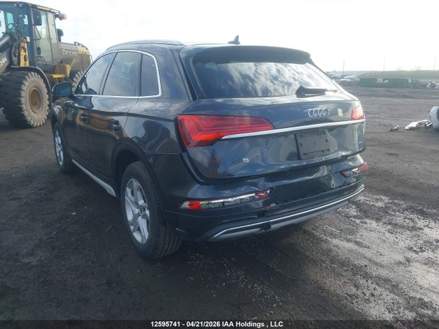 12595741 :رقم المزاد ، WA1AAAFY3M2010398 vin ، 2021 Audi Q5 45 Komfort مزاد بيع